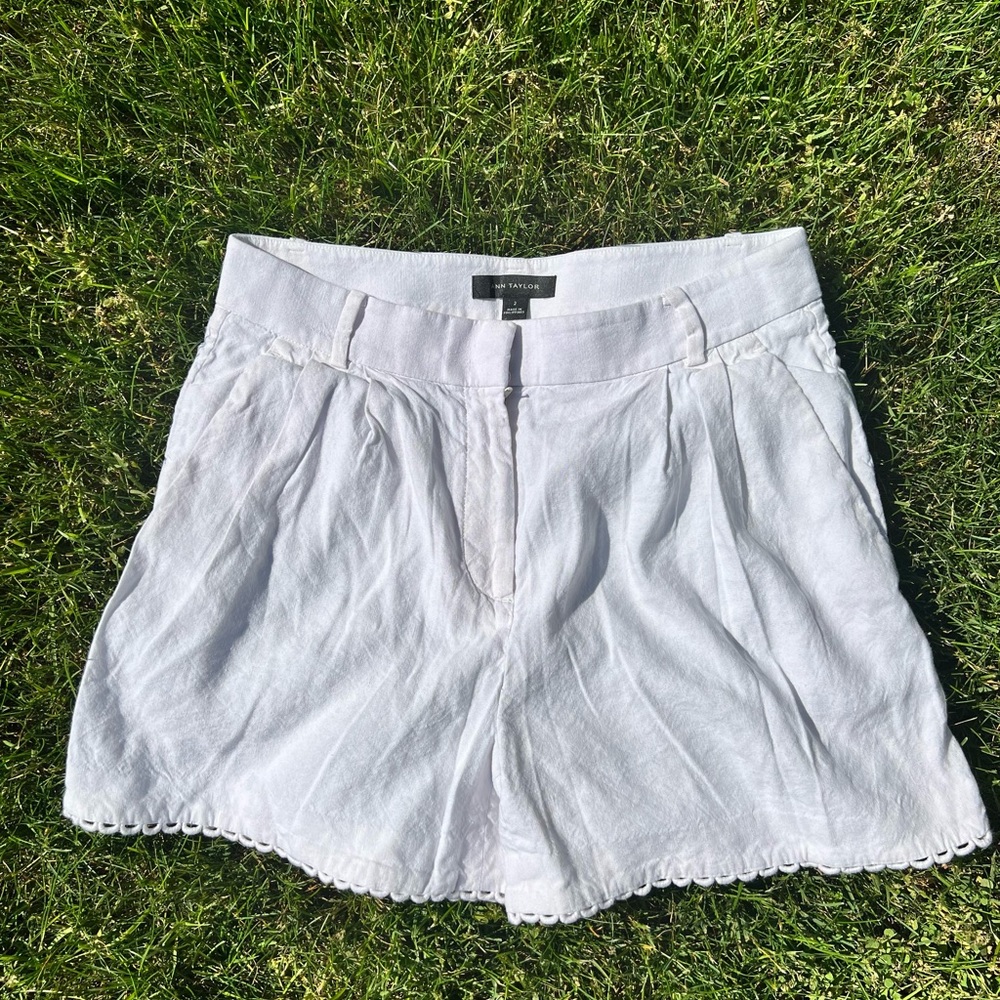 Ann Taylor women’s size 2 light grey linen shorts